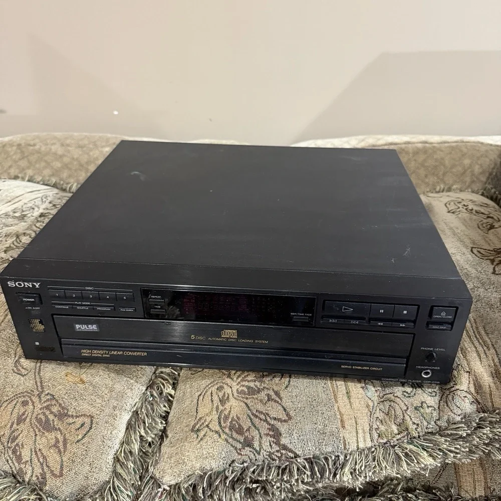Sony 5 Disk Cd Changer CDP-C315 Operating Instructions For Parts Only